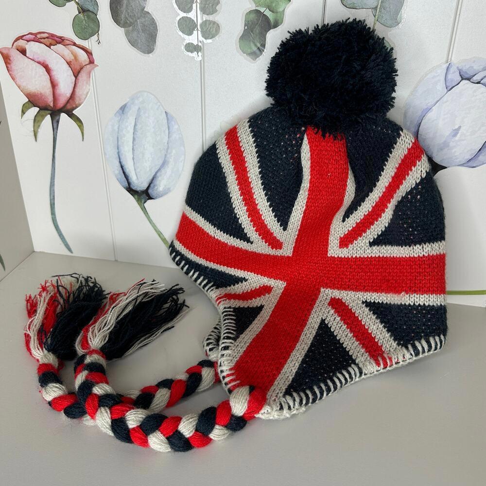 Union Jack Knit Cap with Pom Pom - Cozy and Stylish